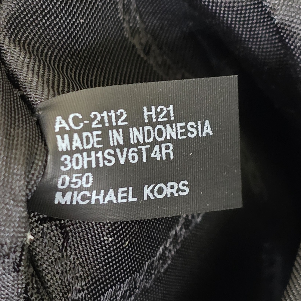 Michael Kors Voyager EW Tote - Picture 6 of 9